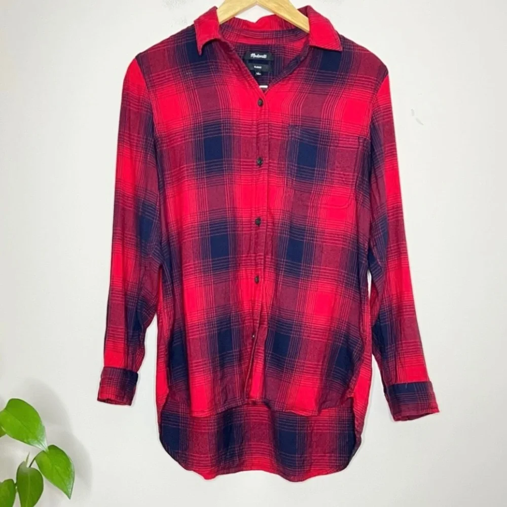 *SALE* Madewell Ex Boyfriend Plaid Button Shirt Red and Navy - Picture 2 of 6